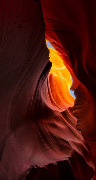 Een Prachtig Verticaal Uitzicht Antelope Canyon Arizona — Stockfoto