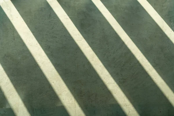 コンクリート表面上の白い線のクローズアップショット — ストック写真