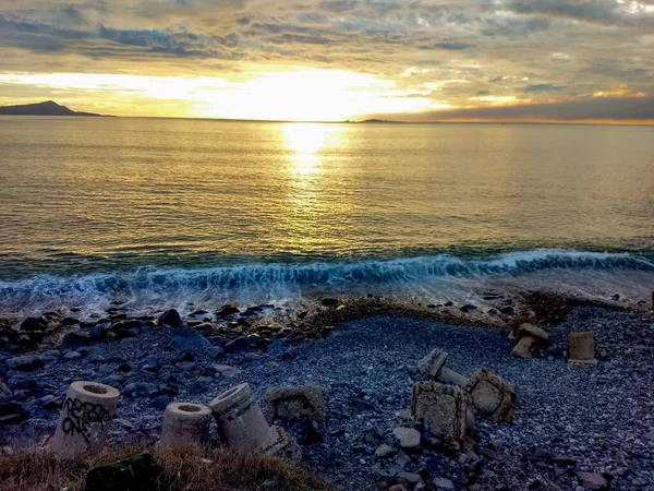 Den Gyllene Solnedgången Himlen Över Havet — Stockfoto