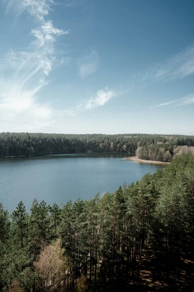 Tiro Vertical Uma Bela Paisagem Parque Regional Labanoras Kamuze Lituânia — Fotografia de Stock