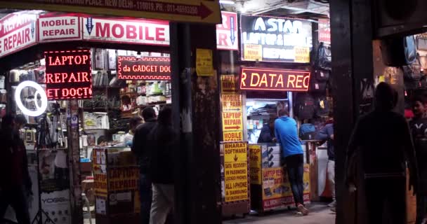 플레이스 Nehru Place Fps 촬영된 컴퓨터 노트북 스마트폰의 수리를 남아시아의 — 비디오