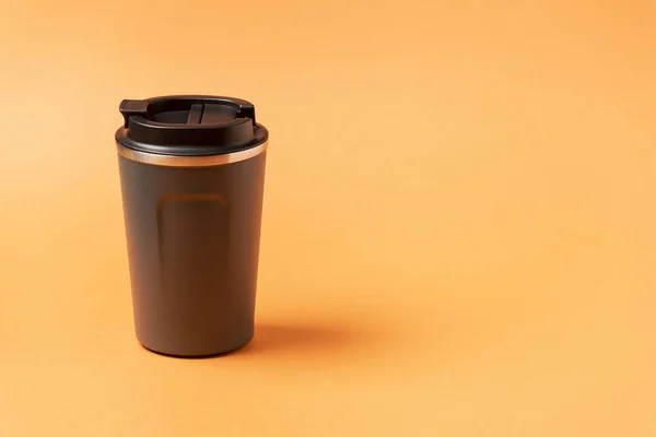 Reusable Plastic Mug Silicone Holder Isolated Natural Shade Beige Background — Stock Photo, Image