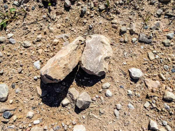 Eine Nahaufnahme Oberflächentextur Mit Kleinen Steinen Auf Schmutzigem Boden — Stockfoto