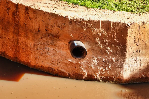 Een Shot Van Een Roestige Tabakspijp — Stockfoto