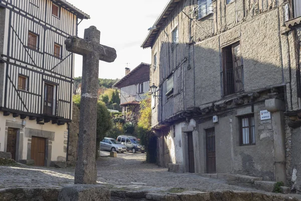 2017年12月22日 サラマンカ カスティーリャ マンチャ州 スペインの十字架像を持つ中世の建物の美しいショット — ストック写真