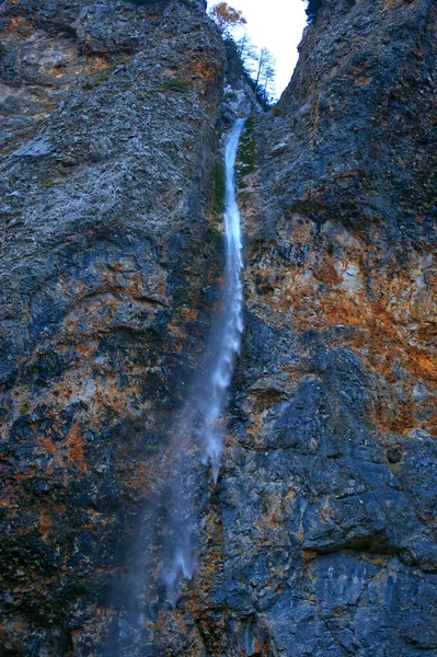 Tiro Vertical Das Cachoeiras Rinka Eslovênia — Fotografia de Stock