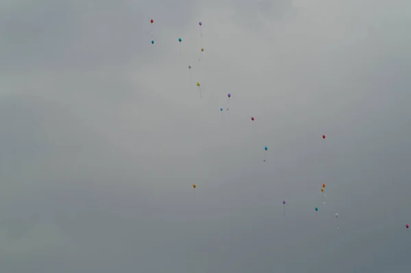 Ett Gäng Färgglada Ballonger Himlen — Stockfoto