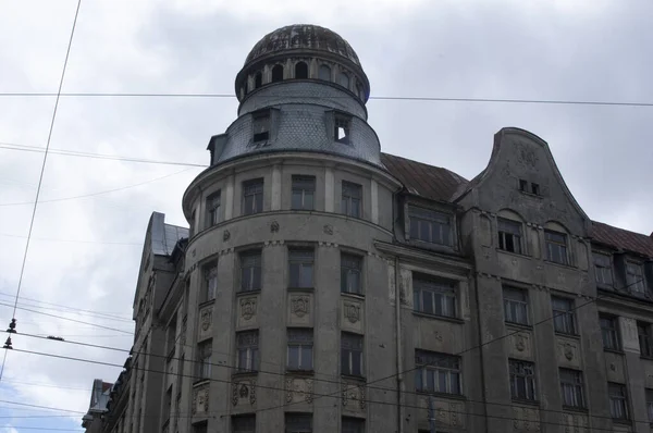 Tiro Ângulo Baixo Fragmento Fachada Edifício Estilo Clássico — Fotografia de Stock