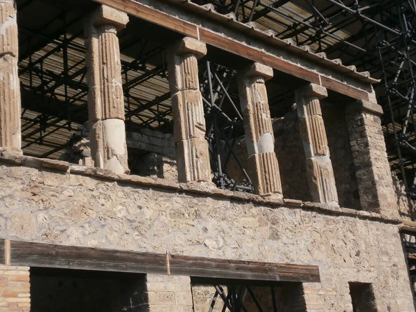 Ancien Temple Grec Avec Colonnes Pompéi Italie — Photo