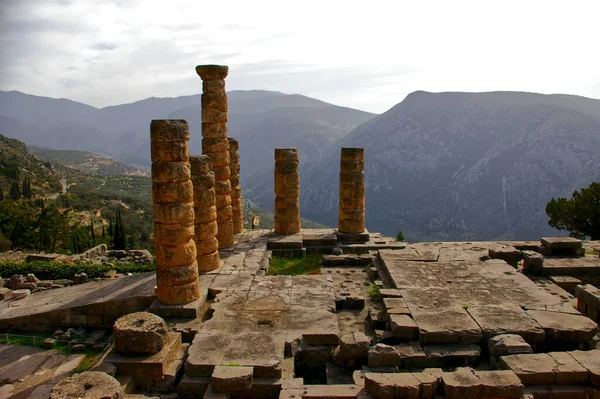 Yunanistan Delphi Kentindeki Antik Apollo Tapınağı — Stok fotoğraf