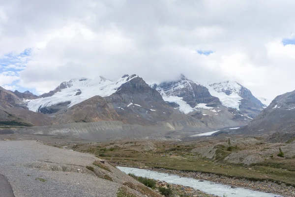 Die Schneebedeckten Gipfel Der Berge Jasper National Park Kanadas — Stockfoto