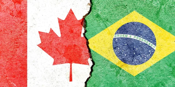 Politikai Konfliktusok Koncepciója Grunge Kanada Brazília Nemzeti Zászlók Ikon Minta — Stock Fotó