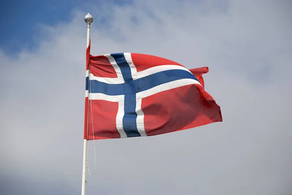 Flagge Norwegens Auf Einer Stange Weht Bei Sieg — Stockfoto