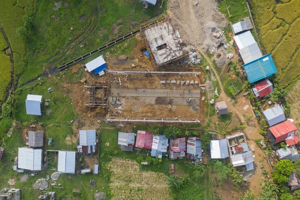 驚くべき空中ドローンショットフィリピンの州島にある建設現場の建物の眺め 産業建築 — ストック写真