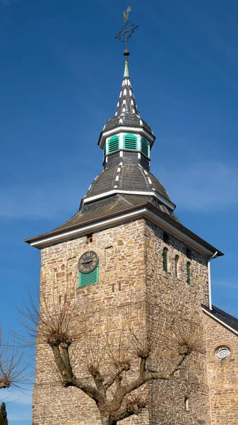 Vertikální Záběr Staré Věže Wermelskirchenu Německu — Stock fotografie