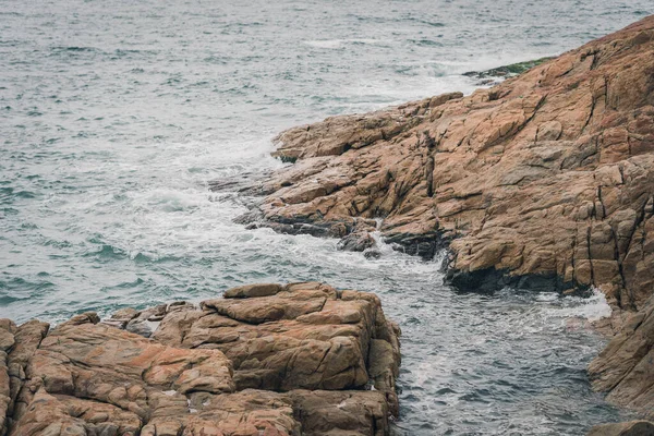 Una Splendida Vista Una Spiaggia Rocciosa — Foto Stock