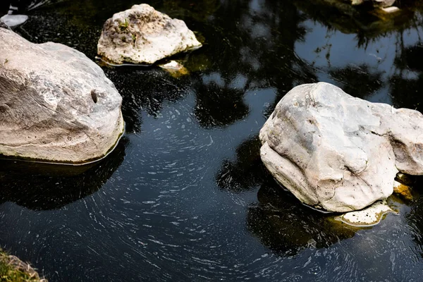 Pedras Grandes Lagoa Jardim Japonês Nordpark Dusseldorf — Fotografia de Stock