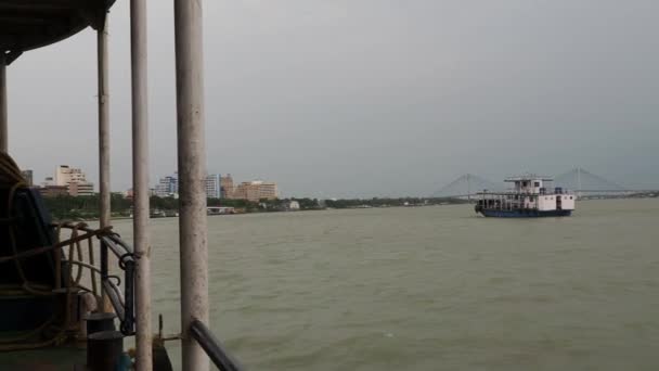 Vista Vidyasagar Setu Serviço Barco Balsa Que Corre Rio Ganges — Vídeo de Stock