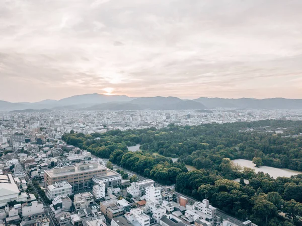 Wspaniały Widok Pejzaż Miasta Kioto Japonii Malowniczym Zachodzie Słońca — Zdjęcie stockowe