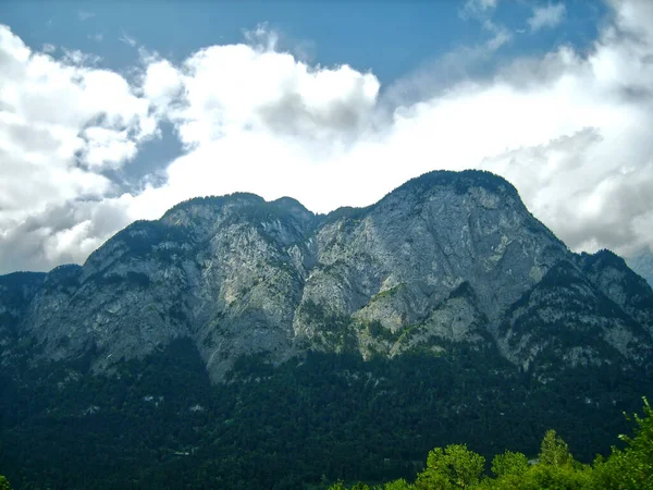 Uma Vista Deslumbrante Altas Montanhas Rochosas Província Trentino Itália Sob — Fotografia de Stock