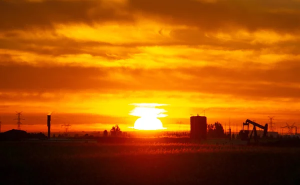 Oranžová Obloha Západu Slunce Nad Poli — Stock fotografie