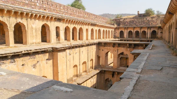 Όμορφη Θέα Του Neemrana Fort Palace Στο Rajasthan Ινδία — Φωτογραφία Αρχείου