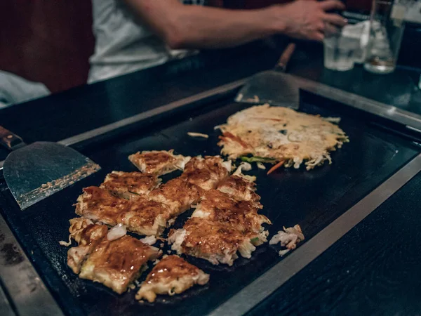 Closeup Shot Okonomyiaki Japanese Savory Pancake — Stock Photo, Image