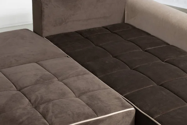 Sebuah Sofa Seksi Coklat Bergaya Untuk Interior Ruang Tamu Modern — Stok Foto