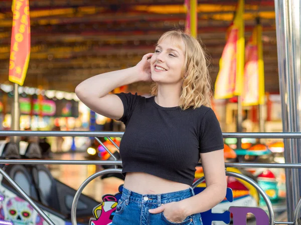 Blonde Spanish Woman Posing Amusement Park — Stock Photo, Image