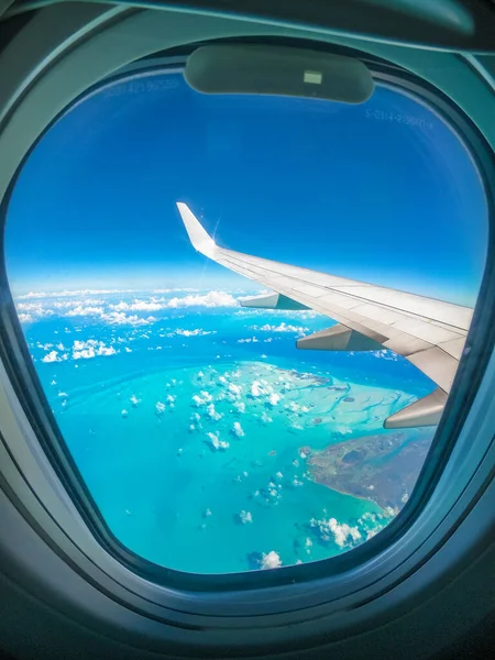 Spojrzenie Okna Samolotu Wodę Karaibów — Zdjęcie stockowe
