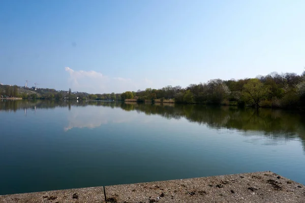 Beautiful View Lush Trees Reflecting Max Eyth Lake Surface — Φωτογραφία Αρχείου