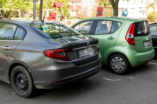 Poznan Polen Mai 2021 Geparktes Fiat Auto Auf Einem Parkplatz — Stockfoto