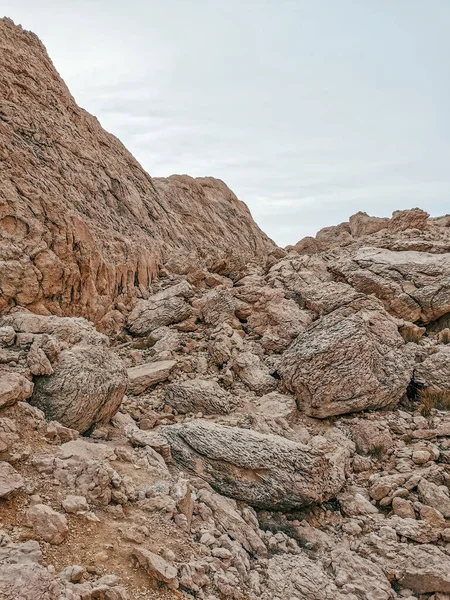 Egy Függőleges Lövés Kövek Különböző Méretű Sivatagban — Stock Fotó