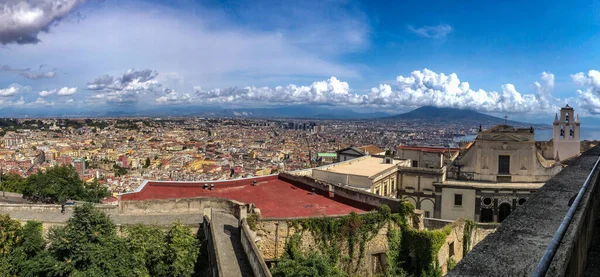 Gün Batımında Güzel Bulutlu Bir Gökyüzü Altında Talya Daki Napoli — Stok fotoğraf
