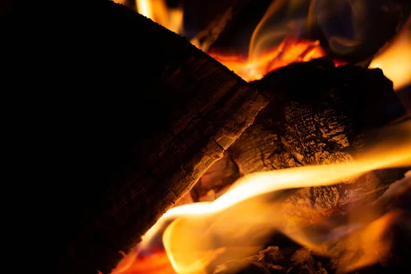 Alevli Şenlik Ateşinin Yakın Çekimi — Stok fotoğraf