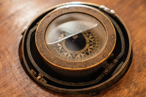 Closeup Shot Vintage Rusty Compass — Stock Photo, Image