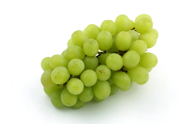 Racimo Uvas Verdes Aisladas Sobre Fondo Blanco — Foto de Stock