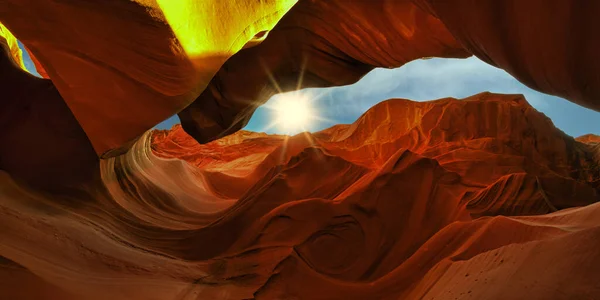 Mesmerizing Sun Rays Antelope Canyon Lechee Usa — Stock Photo, Image