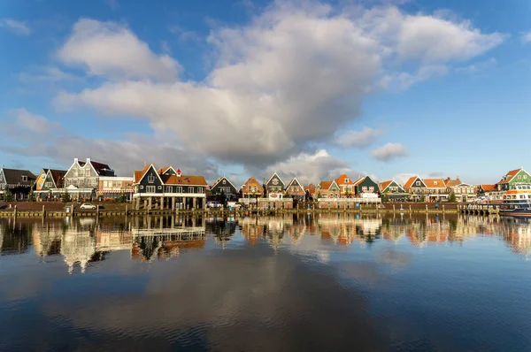 Uma Vista Porto Volendam Uma Aldeia Pescadores Holandesa Tradicional Localizada — Fotografia de Stock