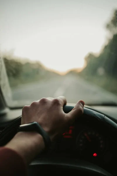 Vertical Closeup Shot Hand Steering Wheel While Driving — Stock Photo, Image