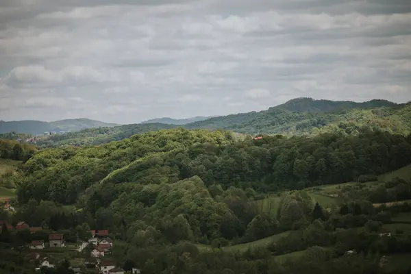 Malebný Pohled Krajinu Zamračeném Pozadí Oblohy — Stock fotografie