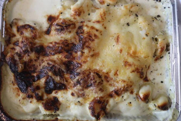 Gnocchis Savoureux Avec Sauce Fromage Dans Une Feuille Aluminium — Photo