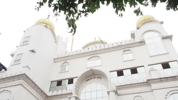 Gurudwara Sant Kutiya Religieuze Plaats Van Sikhs Een Klein Podium — Stockvideo