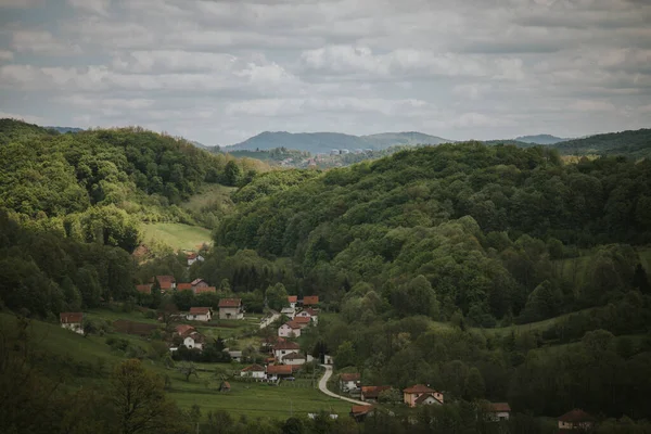 Malebný Pohled Krajinu Zamračeném Pozadí Oblohy — Stock fotografie