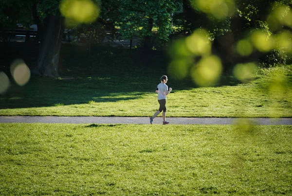 Munich Germany May 2021 Woman Jogging Park Munich Summer Concept — Stock Photo, Image