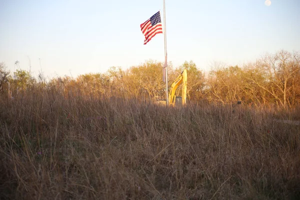 Olathe アメリカ合衆国 2021年4月25日 アーニー ミラー自然センターのアメリカ国旗 — ストック写真