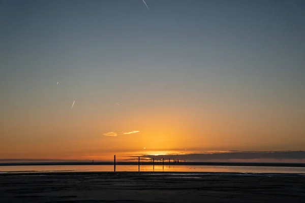 Belo Pôr Sol Sobre Mar Calmo — Fotografia de Stock