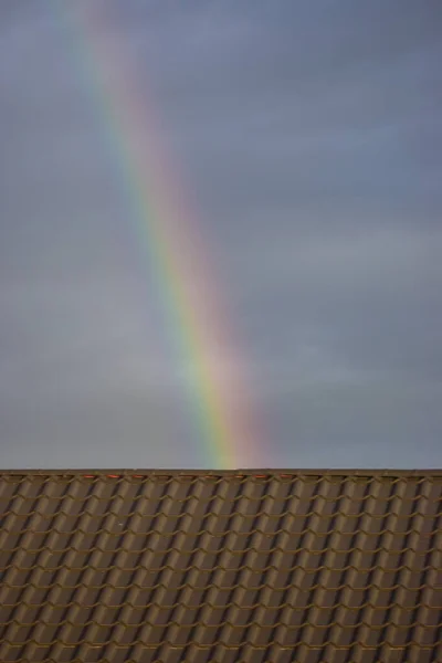 Ein Schöner Blick Auf Den Regenbogen Nach Dem Regen — Stockfoto