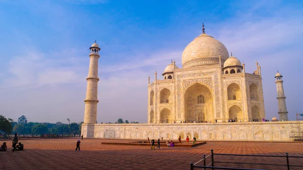 Mauzoleum Kości Słoniowej Białego Marmuru Taj Mahal Południowym Brzegu Rzeki — Zdjęcie stockowe