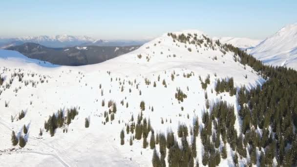 Een Drone Shot Van Hoge Besneeuwde Bergen Het Aplbachtal Oostenrijk — Stockvideo